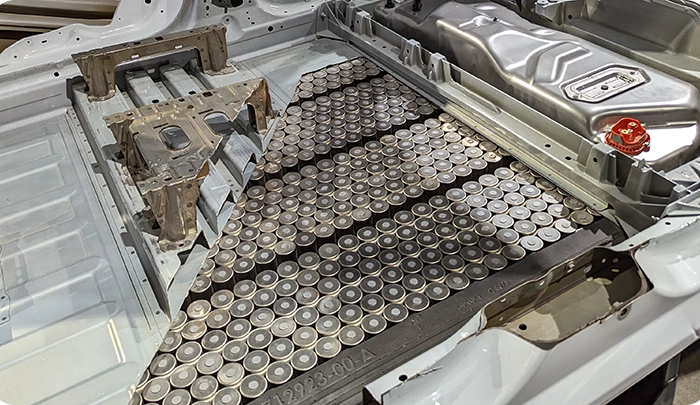 https://evhelphub.com/wp-content/uploads/2023/08/how-long-do-ev-batteries-last.webp