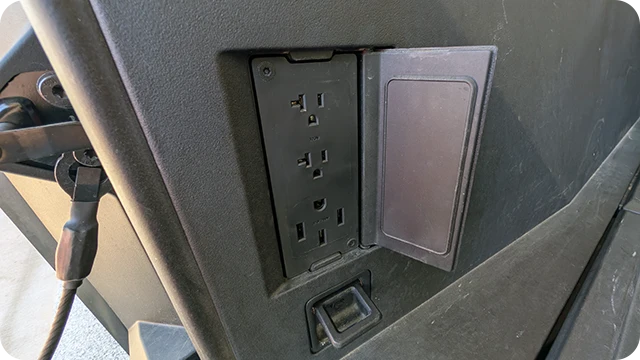 Cybertruck Outlet Panel