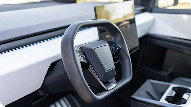 Cybertruck Steering Wheel (Yoke)