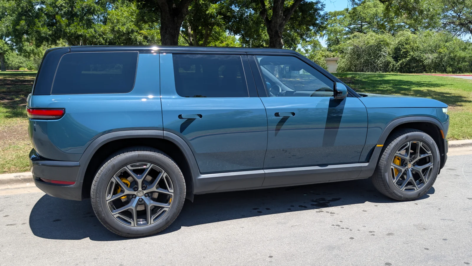 Rivian R2 - Catalina Cove - Exterior